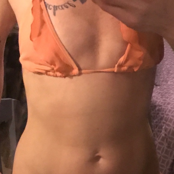 Victoria’s Secret bikini - Picture 2 of 4